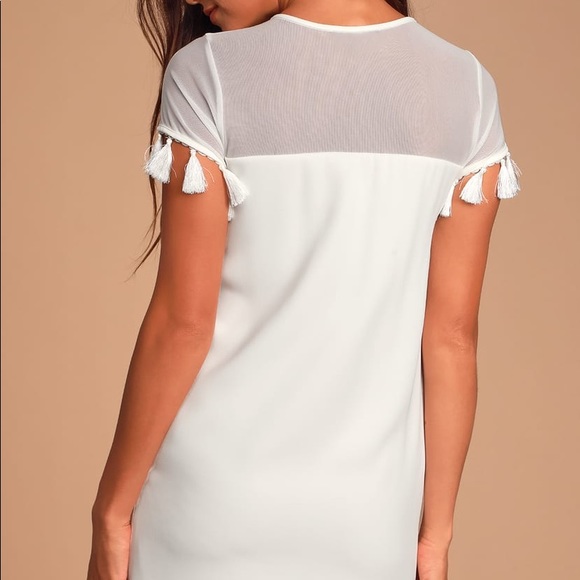 Lulus white shift dress w fringe sleeves. Size XS. - Picture 3 of 4